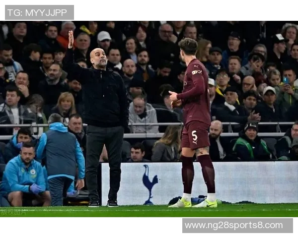 奥林匹亚科对阵曼城的精彩对决期待引发足球迷热烈讨论与关注